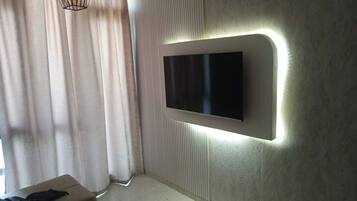 Apartment, 2 Bedrooms, Accessible, Smoking | Room amenity