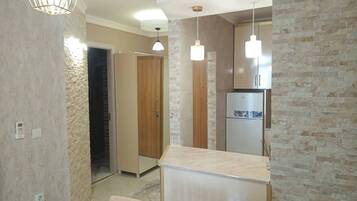 Apartment, 2 Bedrooms, Accessible, Smoking | Interior