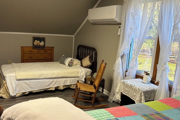 3 slaapkamers, een strijkplank/strijkijzer, wifi, beddengoed