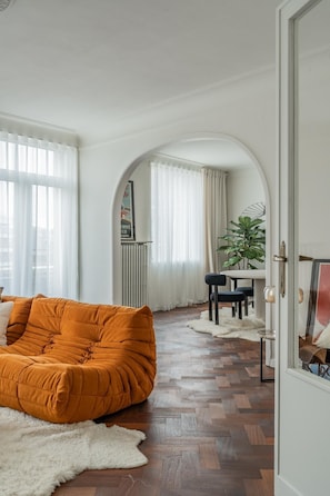 3 bedrooms, Internet