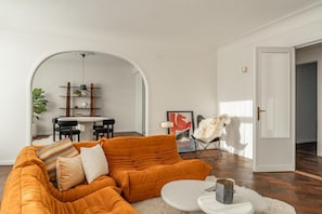 3 bedrooms, Internet