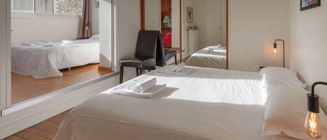 3 chambres, fer et planche à repasser, Wi-Fi gratuit, draps fournis