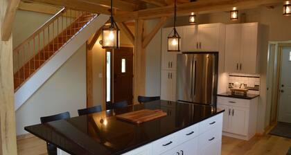 Lovely 3 bedroom home Brockport retreat. 4 miles from the Village of Brockport.