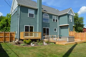 Exterior - Lovely 3 bedroom home Brockport retreat. 4 miles from the Village of Brockport. (Brockport)