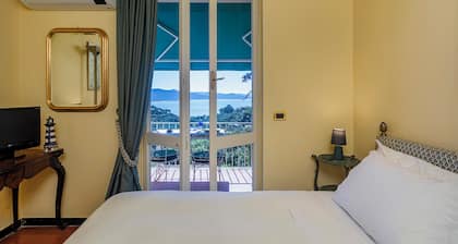 Orizzonte Blu with Terrace by Wonderful Italy