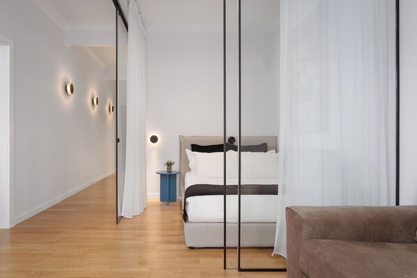 2 bedrooms, iron/ironing board, travel crib, free WiFi