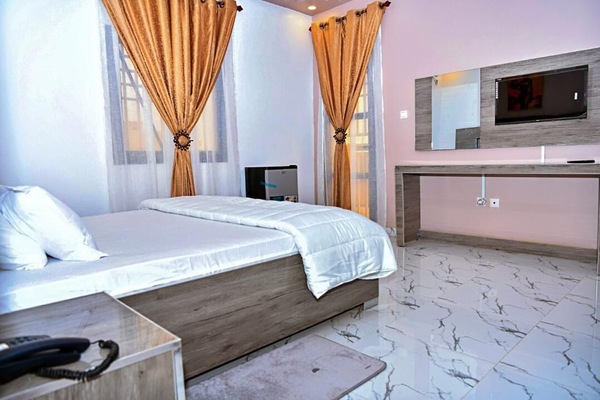 Kamar Double Comfort | Ruang kerja ramah laptop dan Wi-Fi gratis