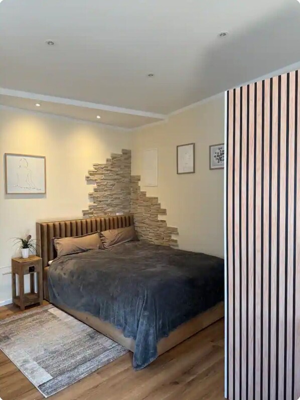 1 soverom, strykejern/-brett, wi-fi og sengetøy