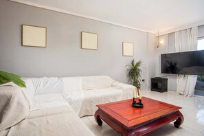 Fernseher, Kamin, Arbeitsbereiche