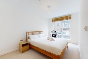 2 bedrooms, iron/ironing board, internet, bed sheets