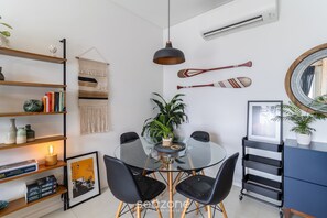 Basic Apartment | Dining