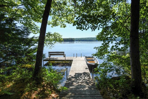 Nature Lover’s Retreat on Thompson Lake – Cozy Cottage Escape
