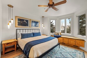 3 chambres, bureau, accès Internet, draps fournis