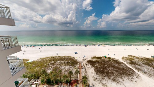 Destin Towers 113 2 Bedroom Condo