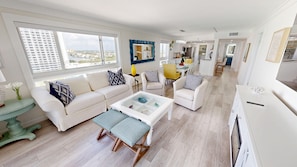 Condo, 2 Bedrooms | Interior