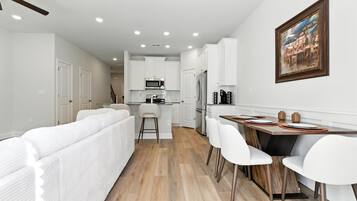 Townhome, 3 Bedrooms | Interior