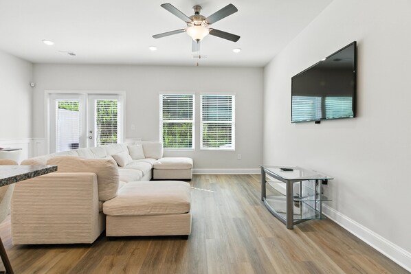 Maison en rangée, 3 chambres | Aire de séjour | Téléviseur connecté, services de diffusion en continu