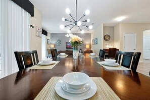 Maison, 6 chambres | Restauration