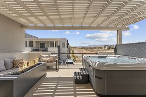 Maison mitoyenne, 5 chambres | Terrasse/Patio