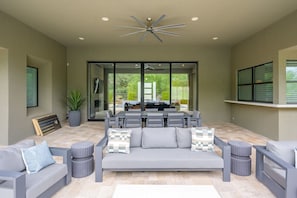 House, 4 Bedrooms | Interior