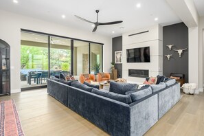 Maison, 4 chambres | Coin séjour