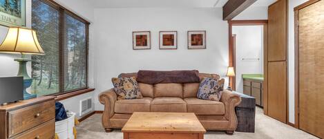 Condo, 1 Bedroom | Living area