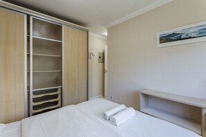 Apartemen Basic | 2 kamar tidur dan Wi-Fi gratis