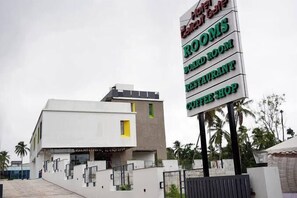 Front of property - Hotel BeyFort (Ramanattukara)