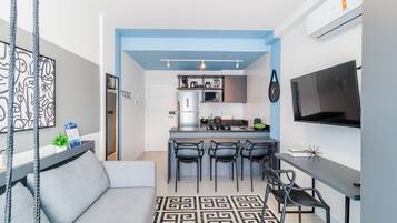 Basic Apartment | Living area