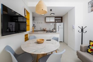 Private kitchen - Beautiful and Modern Studio for Couples Stu309 (Florianópolis)