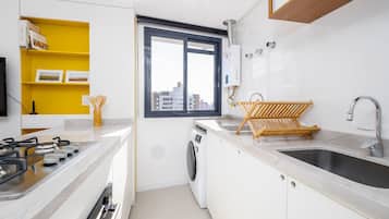 Apartament bàsic | Cuina privada | Utensilis de cuina, vaixella i coberteria