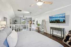 Schreibtisch, Bügeleisen/Bügelbrett, Reisekinderbett, kostenloses WLAN
