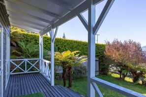 Unclassified image, 4 of 34, button