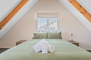 Iron/ironing board, travel cot, WiFi, bed sheets