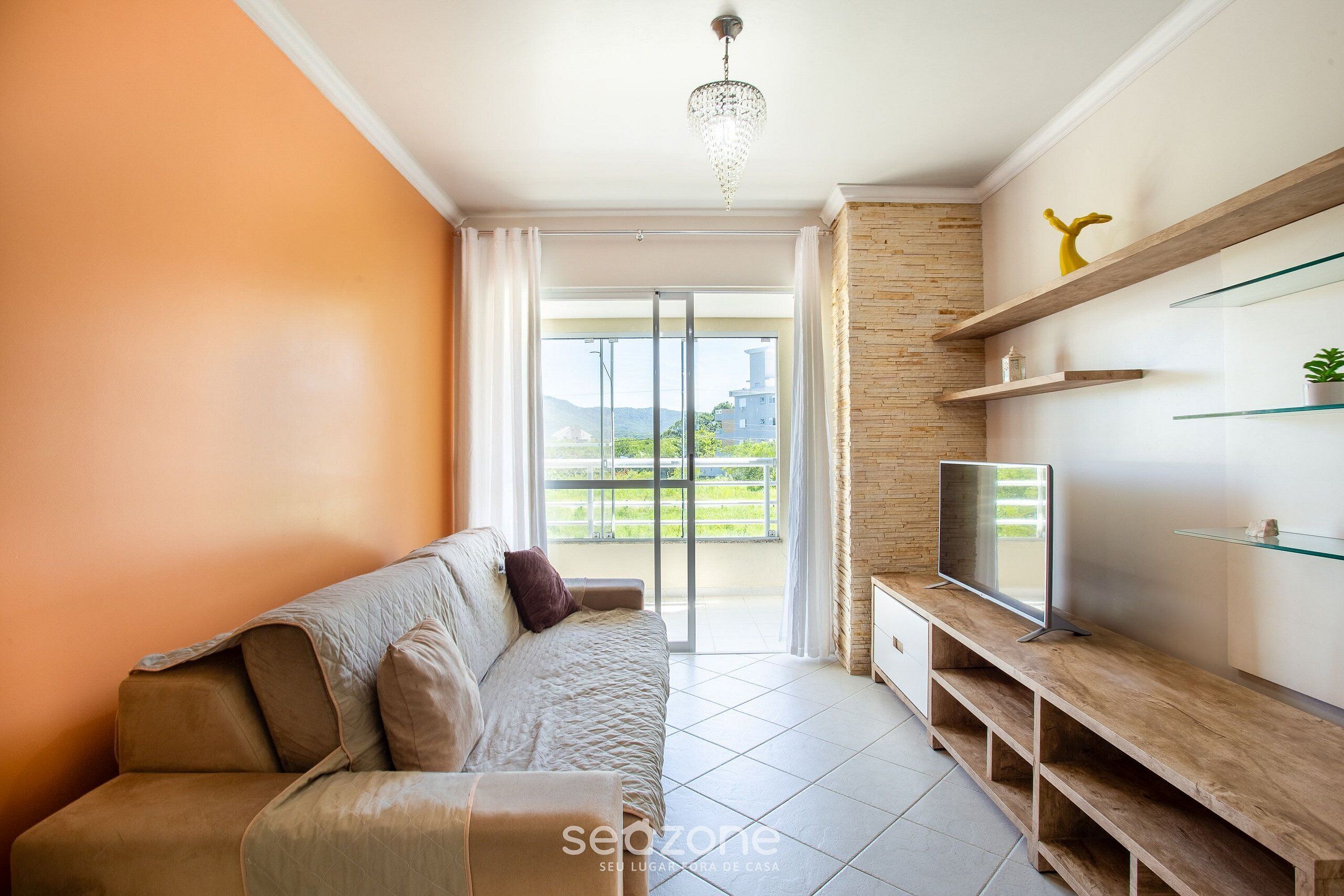 基本公寓 | 客廳 | 32 吋智能電視連數碼電視頻道