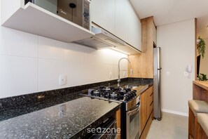 Basic Apartment | Private kitchen