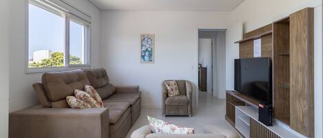 Basic Apartment | Living area