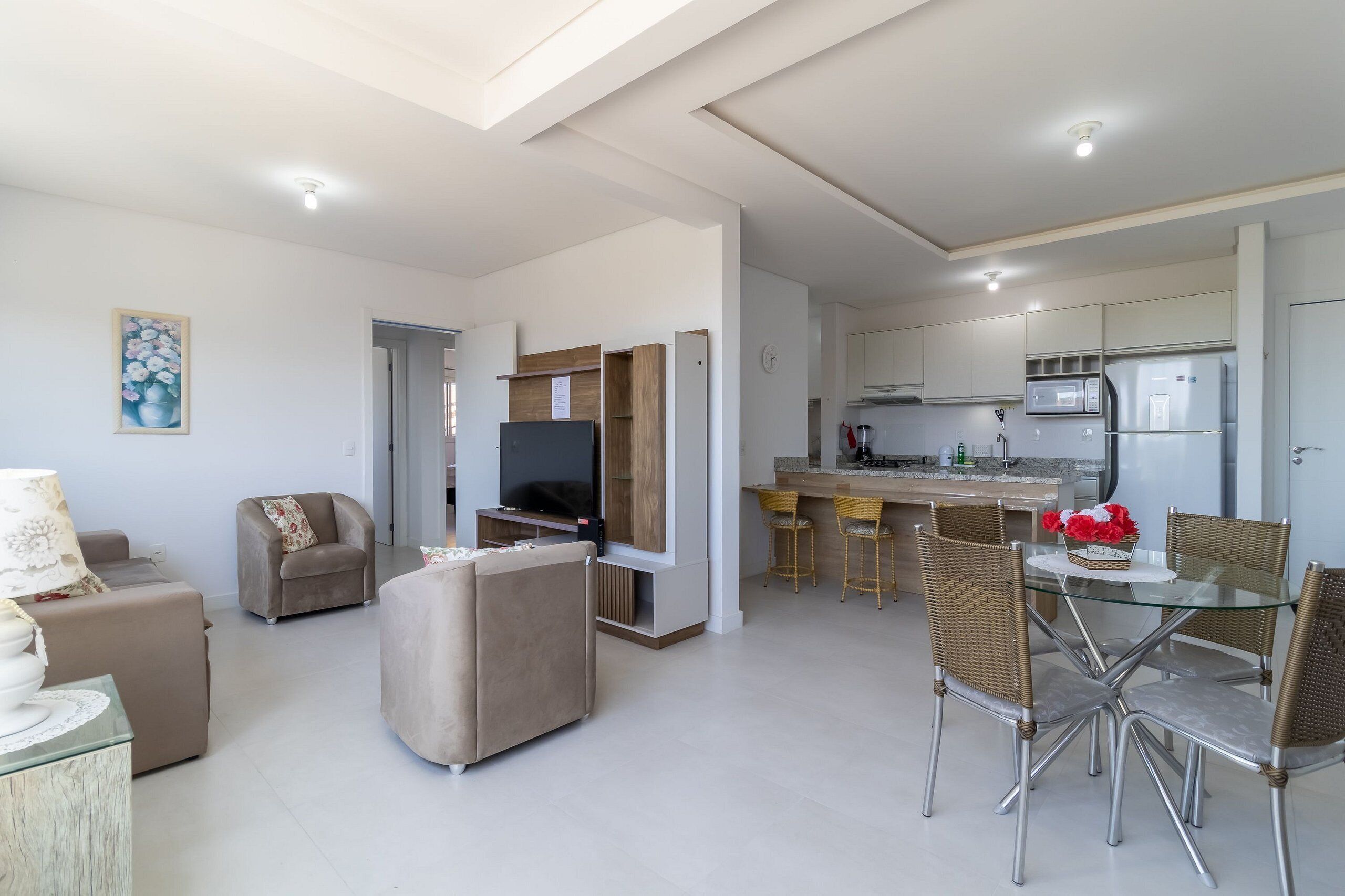 基础公寓 | 起居区