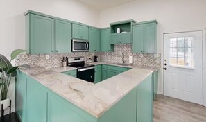 電子レンジ、オーブン、コンロ