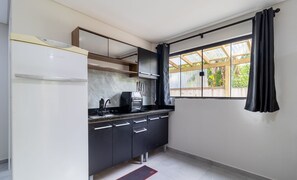 Basic Apartment | Private kitchen