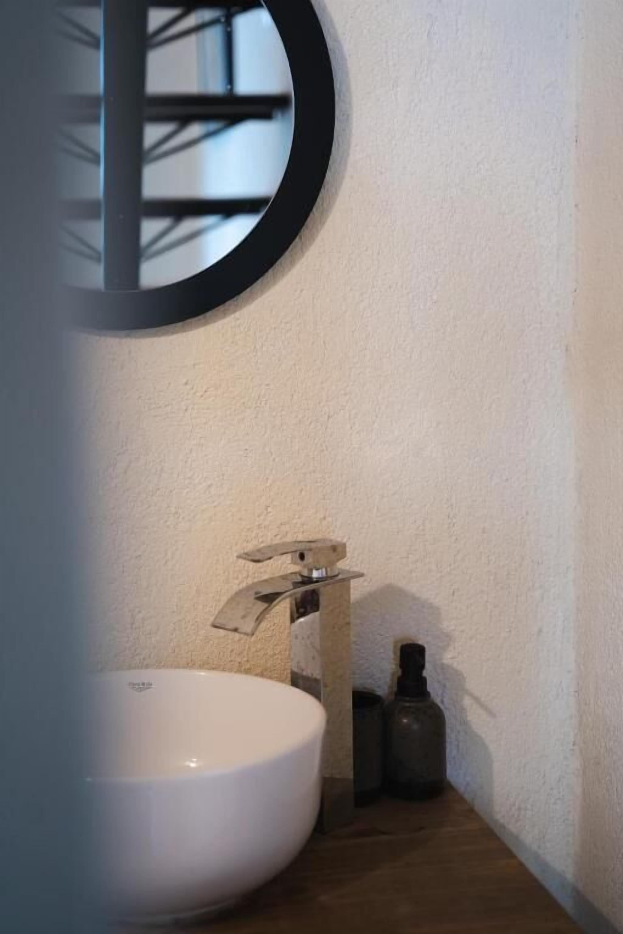 Shower, hair dryer, bathrobes, slippers