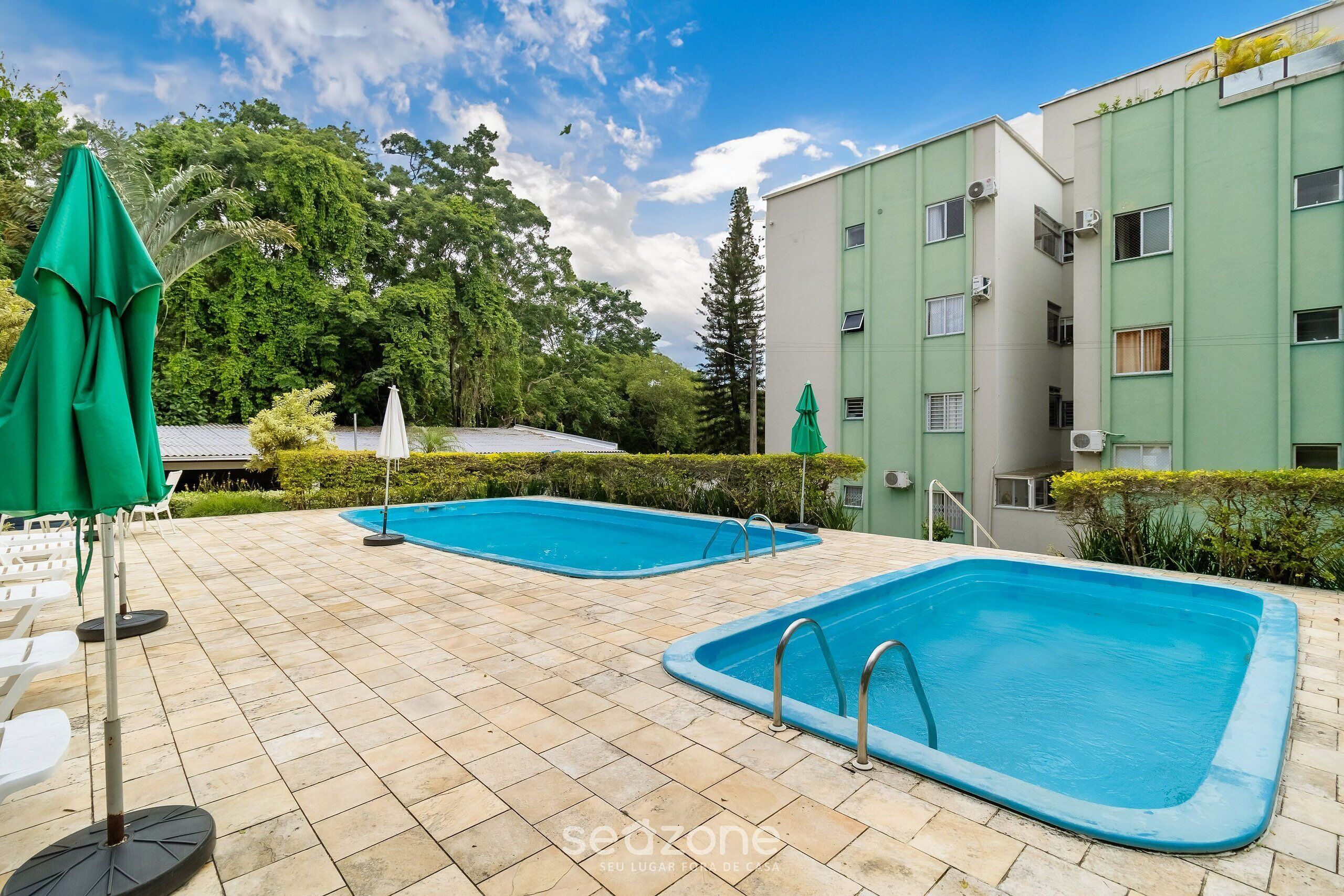 基本公寓 | 游泳池