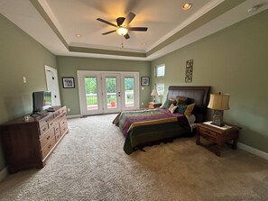 3 chambres, fer et planche à repasser, accès à Internet