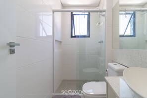 Basic-Apartment | Badezimmer | Dusche