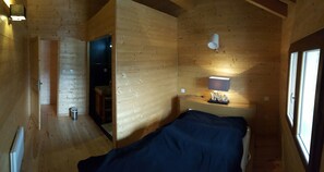 4 chambres, fer et planche à repasser