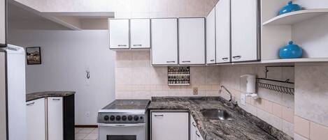 Basic Apartment | Private kitchen