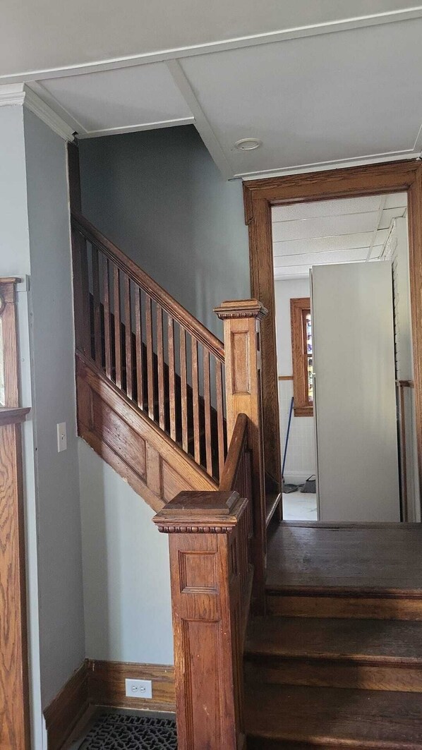 Interior - Home with 3 bedroom bath and 1 off-street parking,near the park circle Watertown (Watertown)