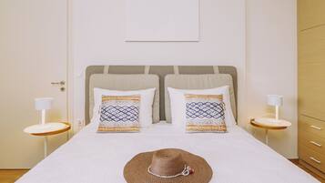 2 bedrooms, iron/ironing board, travel crib, free WiFi