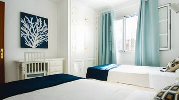 2 bedrooms, iron/ironing board, WiFi, bed sheets