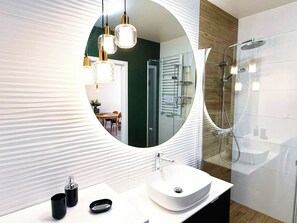 Bathroom - Logan by Rentoom (Toruń)